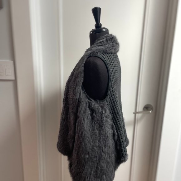 Le Rok Gray Fur vest with knit back size M - Picture 2 of 9